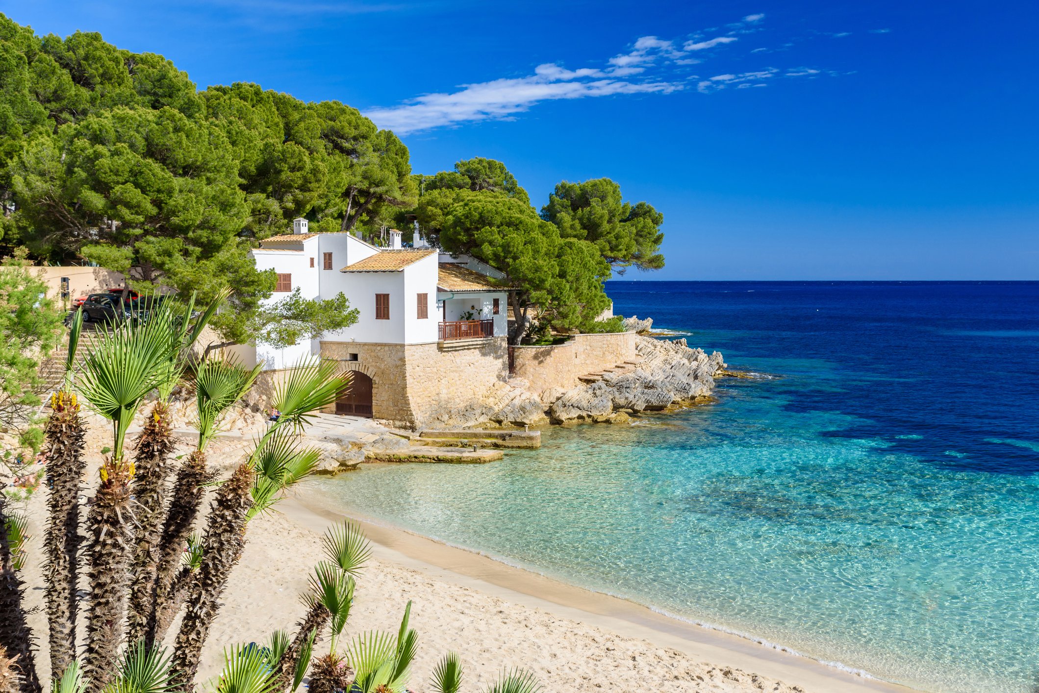 Download our ebook Top coastal cities to live in Spain